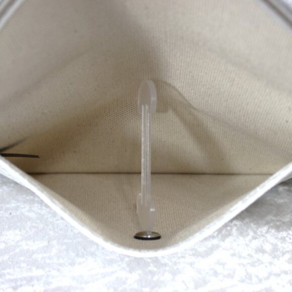 Michael Kors Jet Set Large Tote & Bryant Wallet Set – Silver / Optic White - Picture 9 of 16